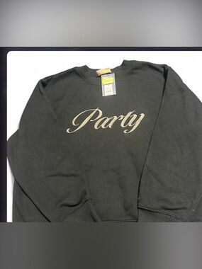 Universal Threads Black crewneck sweatshirt with gold "Party" text  XL